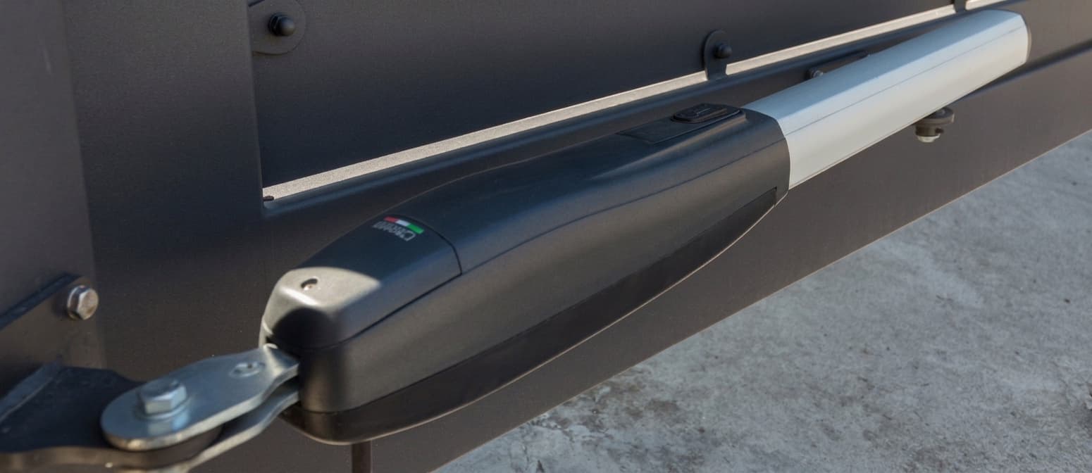 Motorisation portail Roger Technology THERA Fermetures