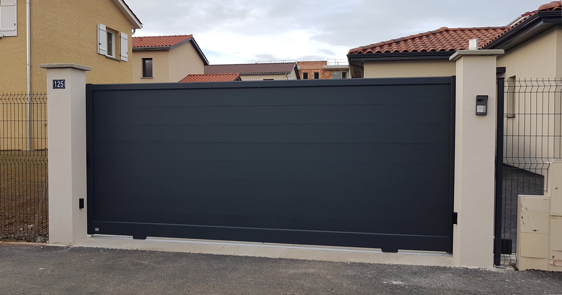 Portail coulissant motorisé Arnas